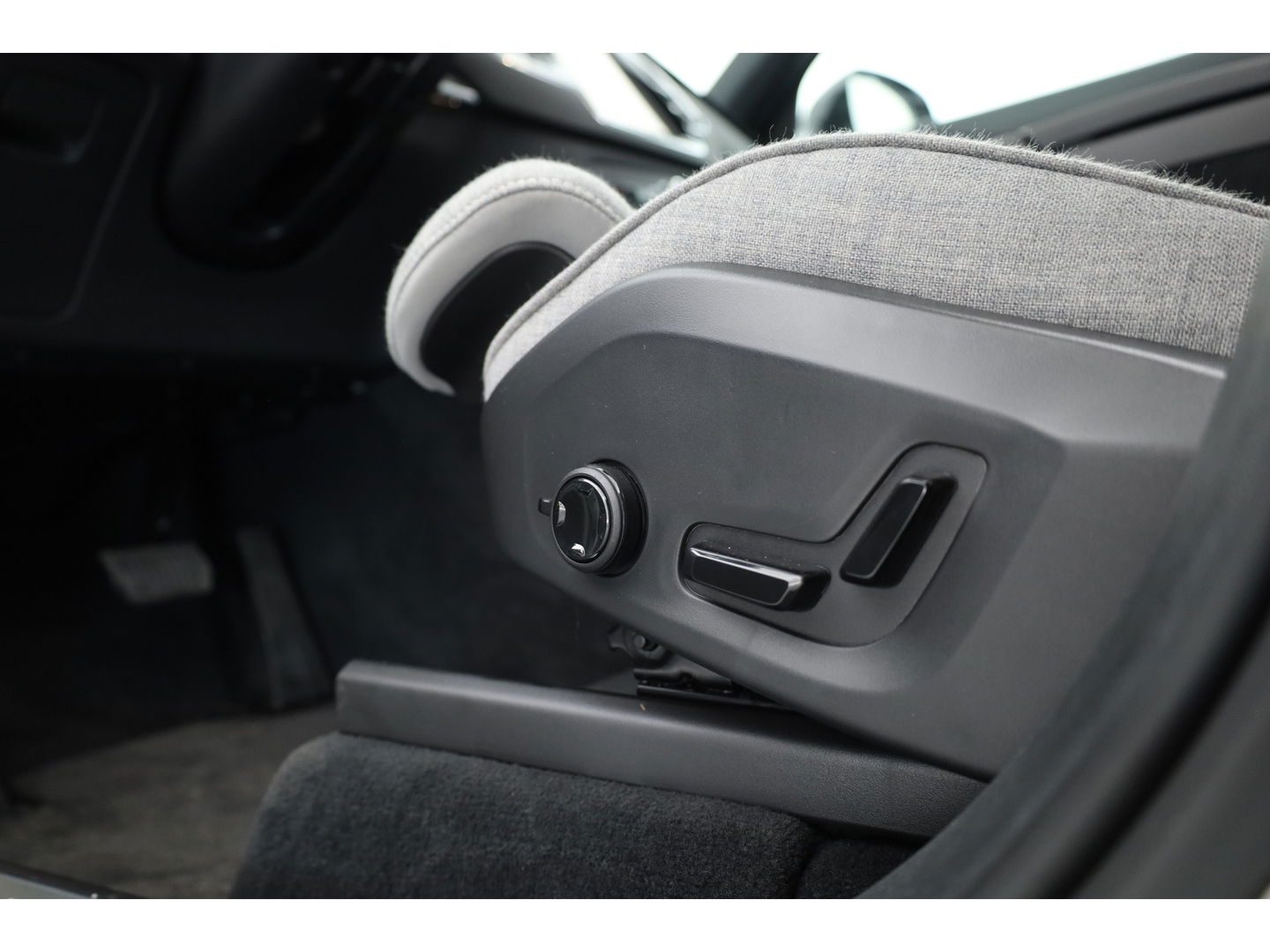 Volvo XC90 2.0 T8 Recharge AWD Ultra Dark | Tailored Wool | Pano | Head-up | Trekhaak | 22 inch |