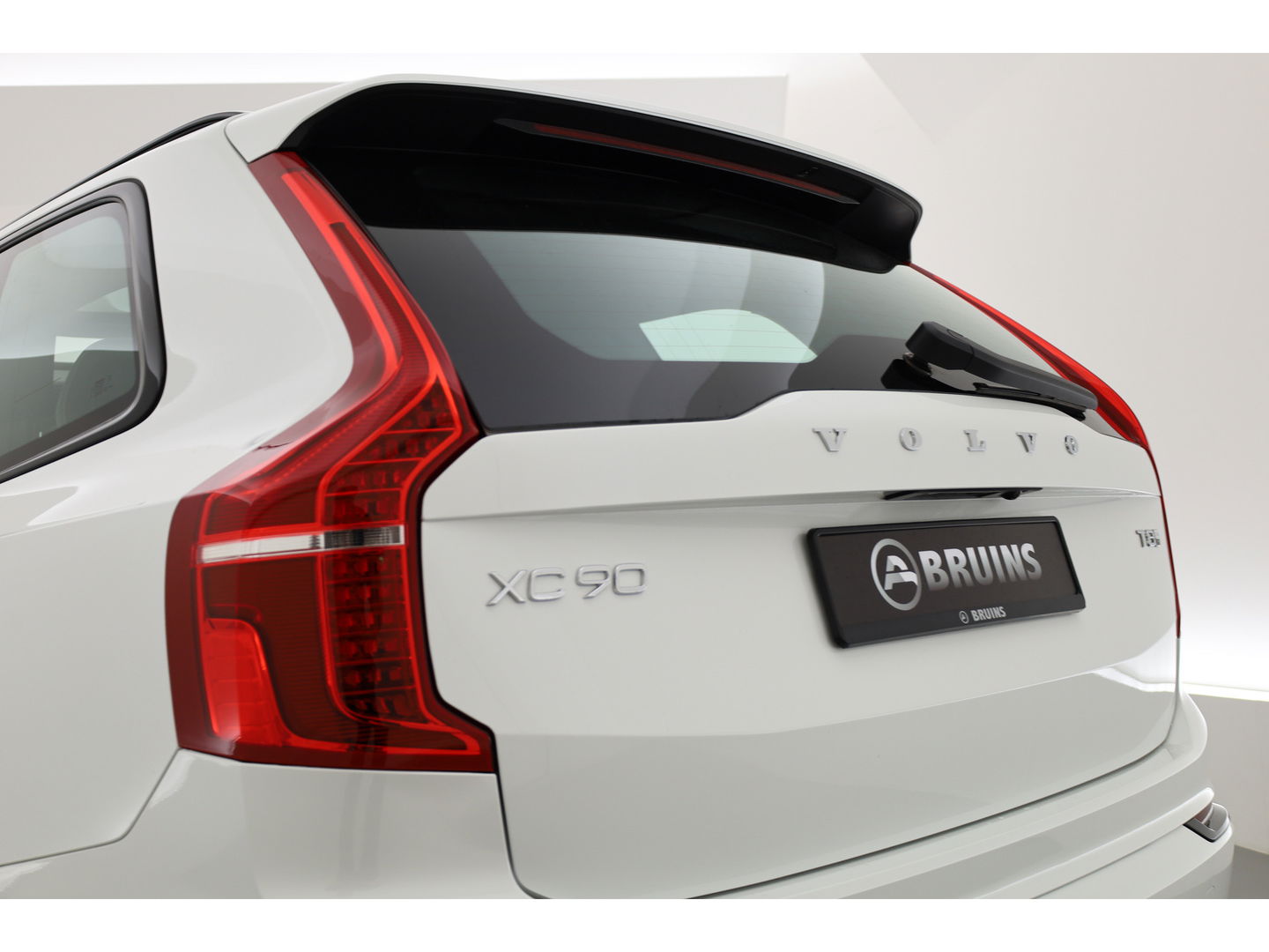 Volvo XC90 2.0 T8 Recharge AWD Ultra Dark | Tailored Wool | Pano | Head-up | Trekhaak | 22 inch |