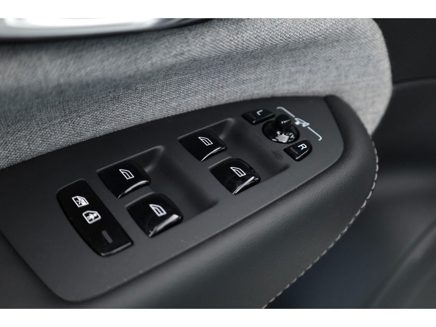 Volvo XC90 2.0 T8 Recharge AWD Ultra Dark | Tailored Wool | Pano | Head-up | Trekhaak | 22 inch |