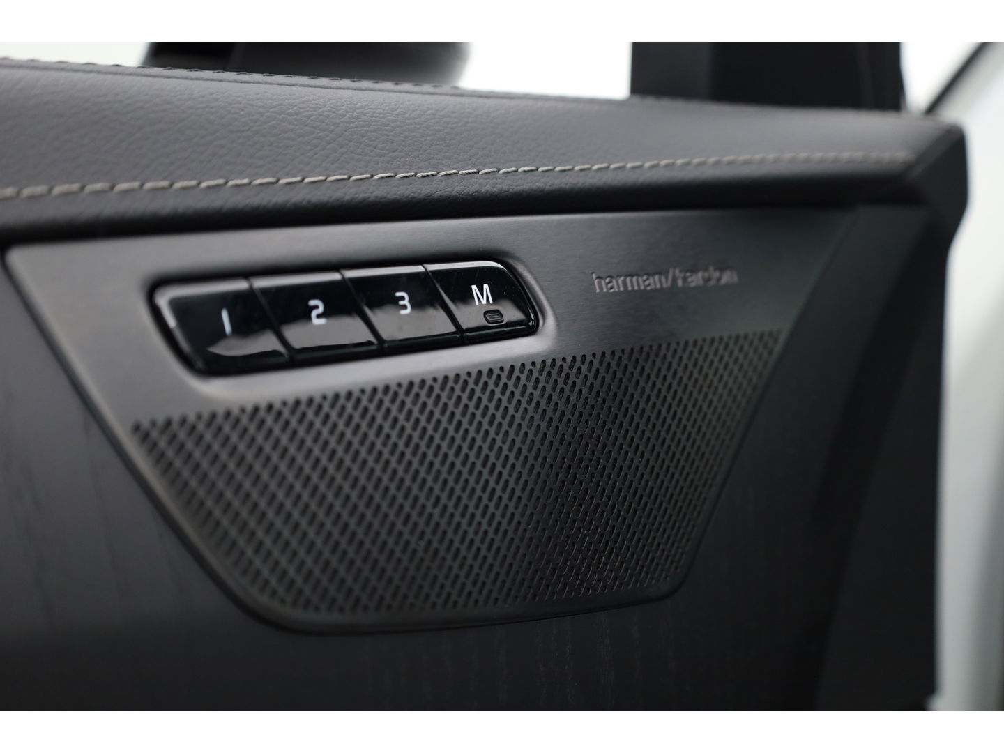 Volvo XC90 2.0 T8 Recharge AWD Ultra Dark | Tailored Wool | Pano | Head-up | Trekhaak | 22 inch |