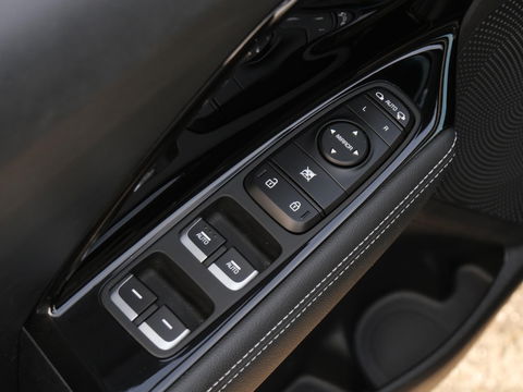 Kia e-Niro 64kWh/ 3-FASE/ SOH 100%/ DYNAMICPLUSLINE/ SCHUIFDAK