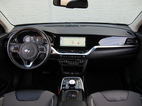 Kia e-Niro 64kWh/ 3-FASE/ SOH 100%/ DYNAMICPLUSLINE/ SCHUIFDAK