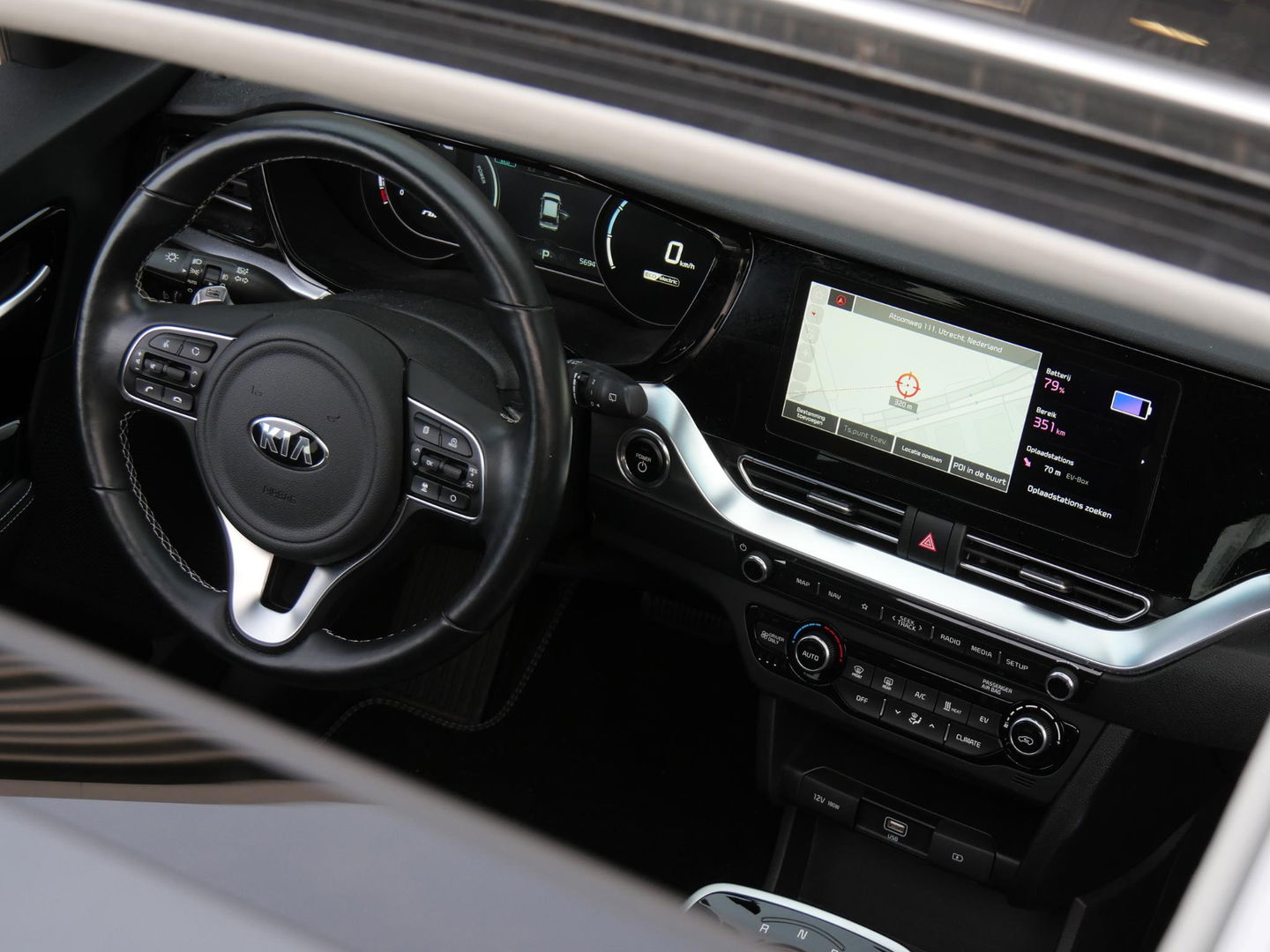 Kia e-Niro 64kWh/ 3-FASE/ SOH 100%/ DYNAMICPLUSLINE/ SCHUIFDAK