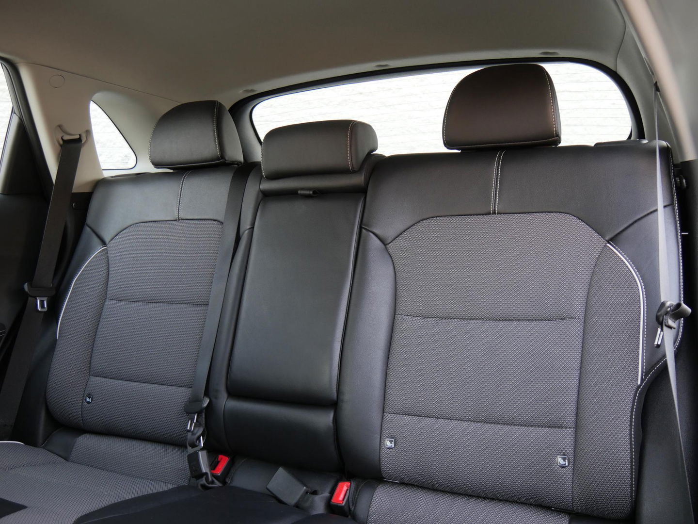 Kia e-Niro 64kWh/ 3-FASE/ SOH 100%/ DYNAMICPLUSLINE/ SCHUIFDAK