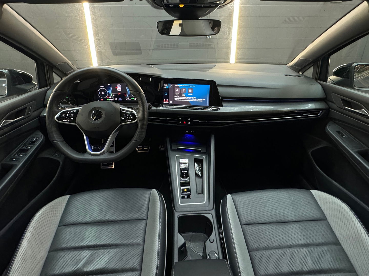 Volkswagen Golf 1.4 eHybrid GTE Pano|Keyl|IQ|Memory|HuD|Leer