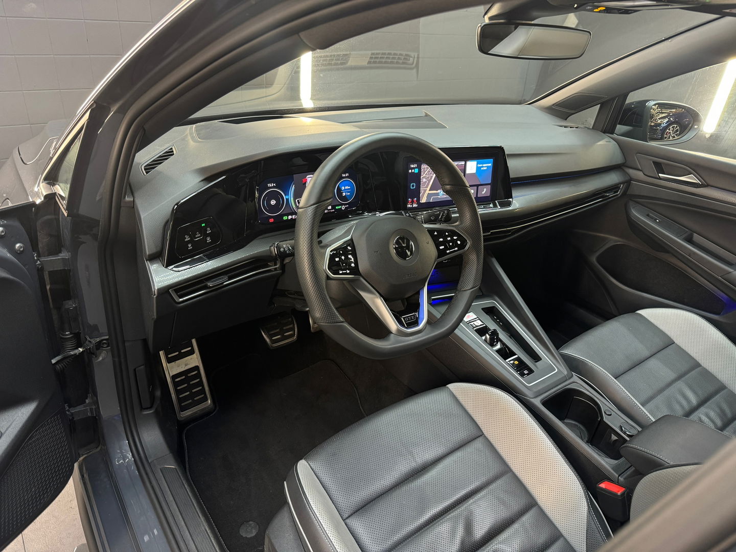 Volkswagen Golf 1.4 eHybrid GTE Pano|Keyl|IQ|Memory|HuD|Leer