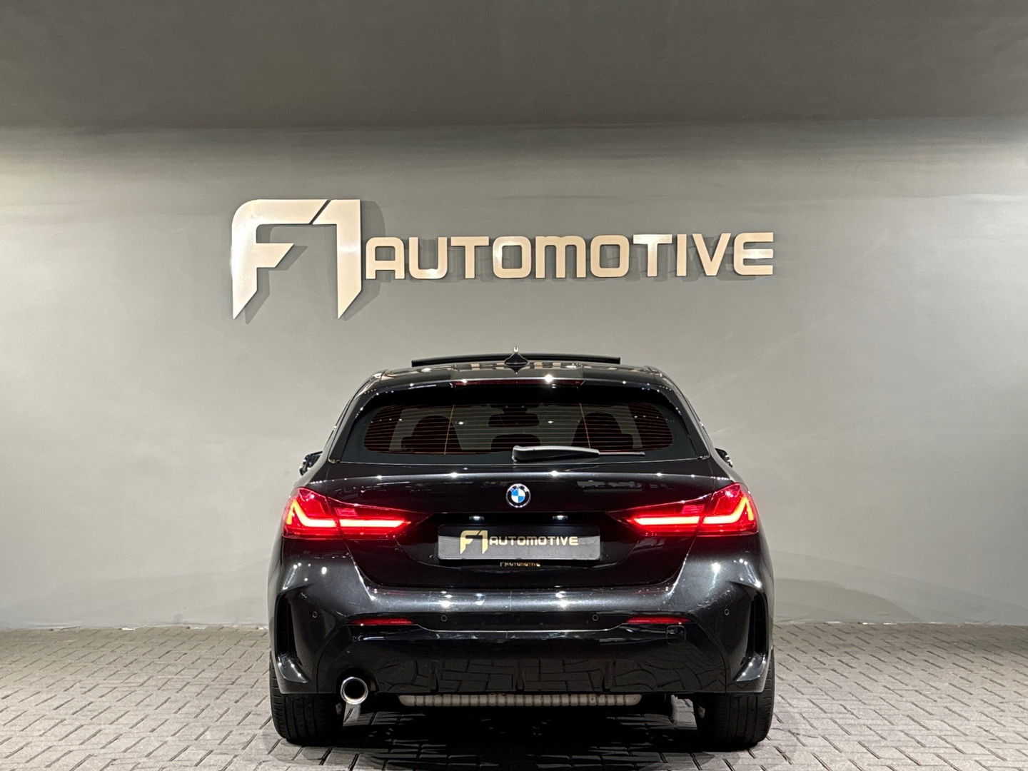 BMW 1-serie 118i High Executive M Sport Pano|M Seat|Sfeer