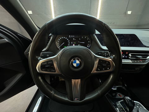 BMW 1-serie 118i High Executive M Sport Pano|M Seat|Sfeer