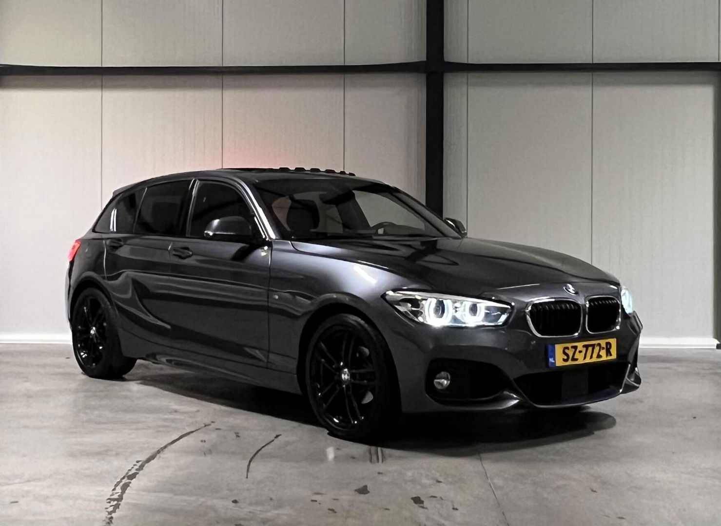 BMW 1 Serie 118i M-Sport Pano Leer H&K Shadow High Executive