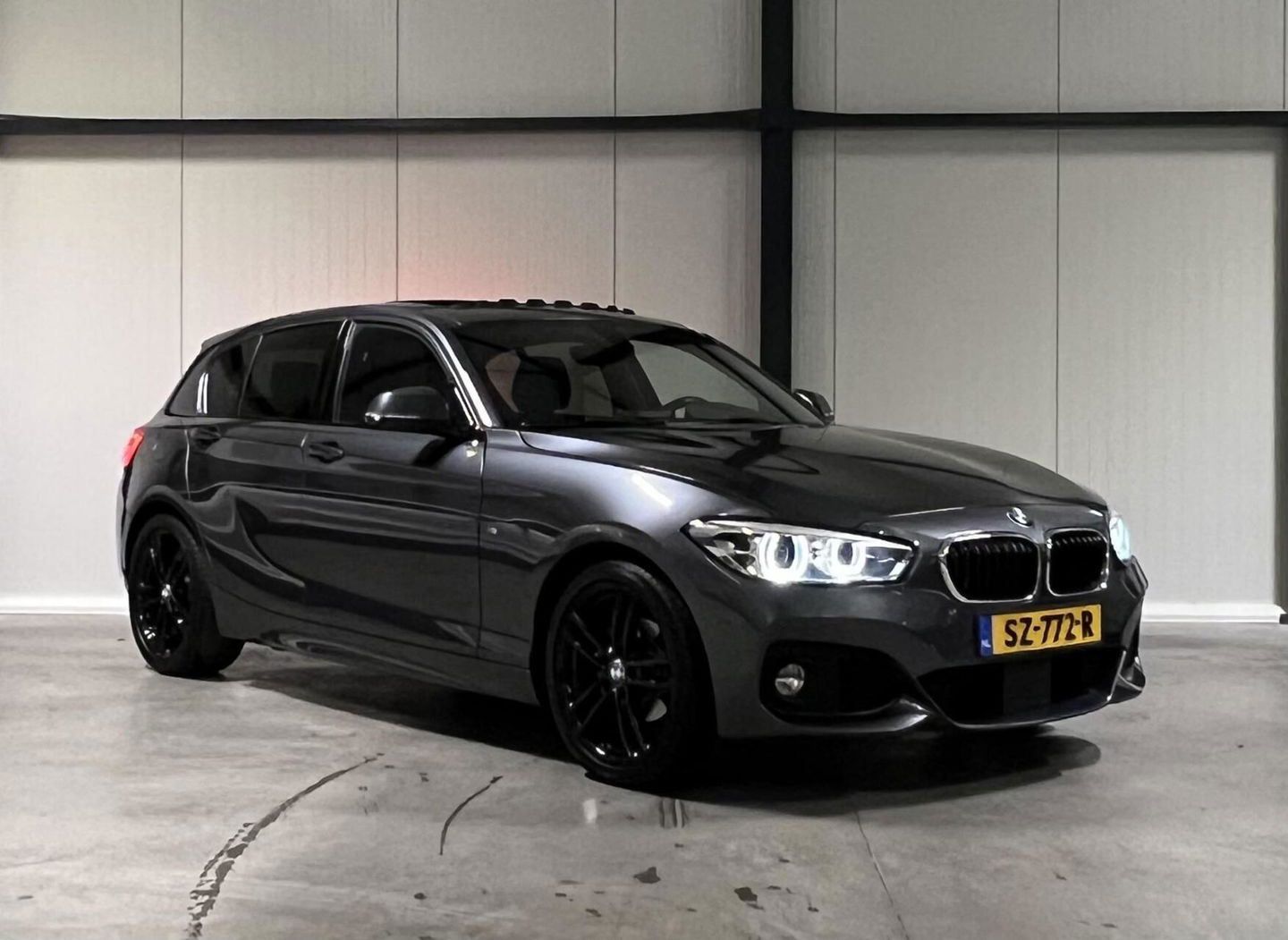 BMW 1 Serie 118i M-Sport Pano Leer H&K Shadow High Executive