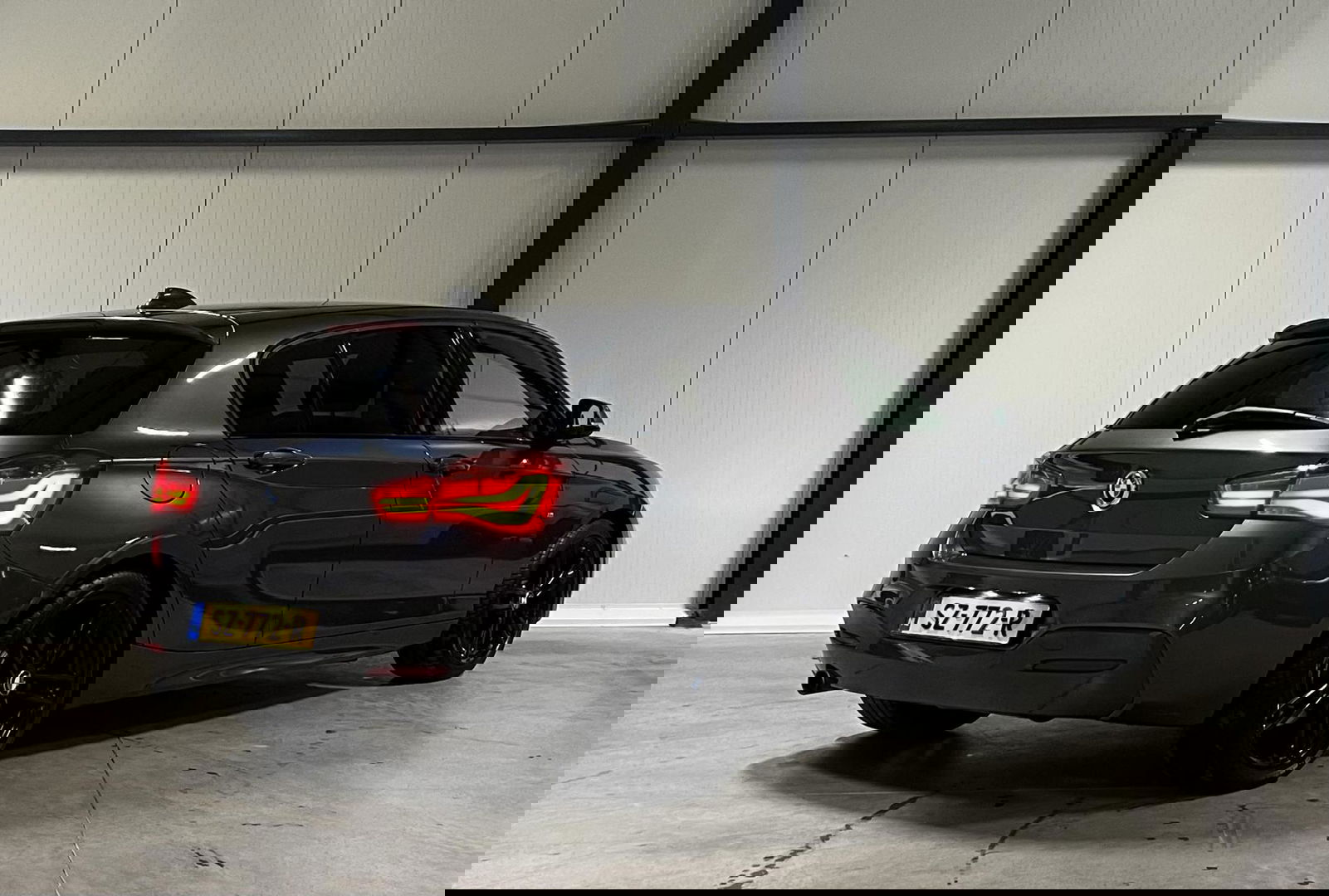 BMW 1 Serie 118i M-Sport Pano Leer H&K Shadow High Executive