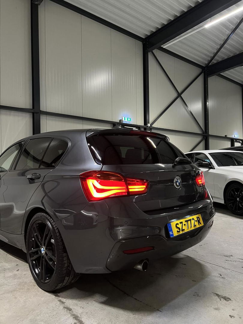 BMW 1 Serie 118i M-Sport Pano Leer H&K Shadow High Executive