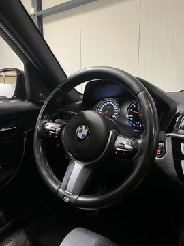 BMW 1 Serie 118i M-Sport Pano Leer H&K Shadow High Executive