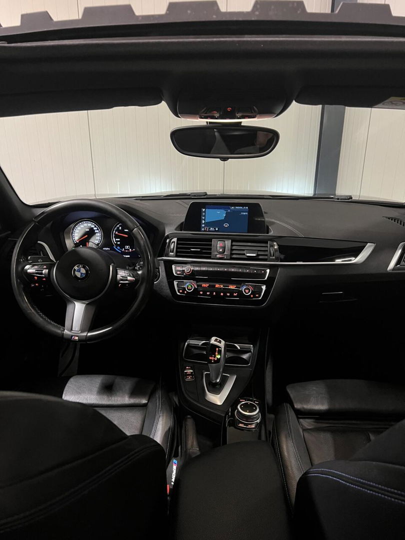 BMW 1 Serie 118i M-Sport Pano Leer H&K Shadow High Executive