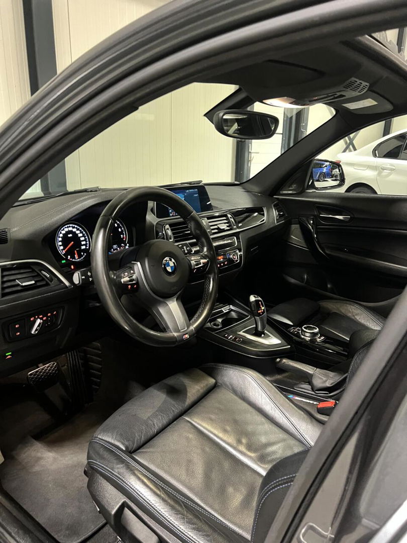 BMW 1 Serie 118i M-Sport Pano Leer H&K Shadow High Executive