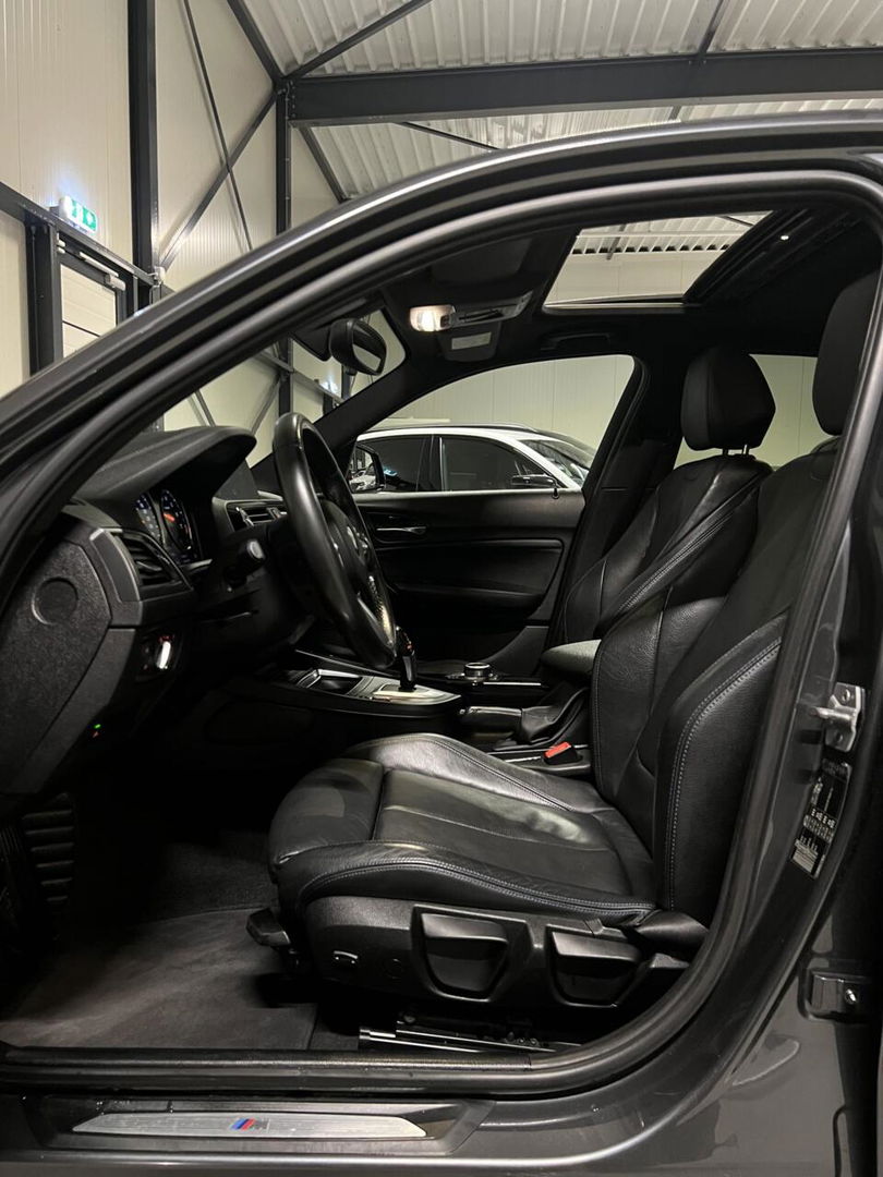 BMW 1 Serie 118i M-Sport Pano Leer H&K Shadow High Executive