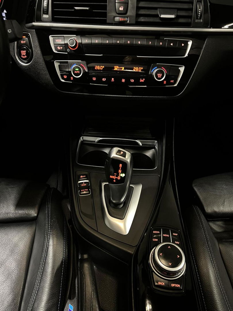 BMW 1 Serie 118i M-Sport Pano Leer H&K Shadow High Executive