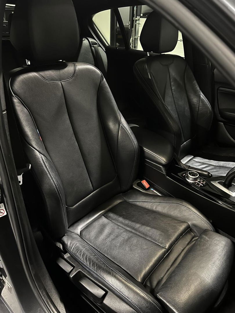 BMW 1 Serie 118i M-Sport Pano Leer H&K Shadow High Executive