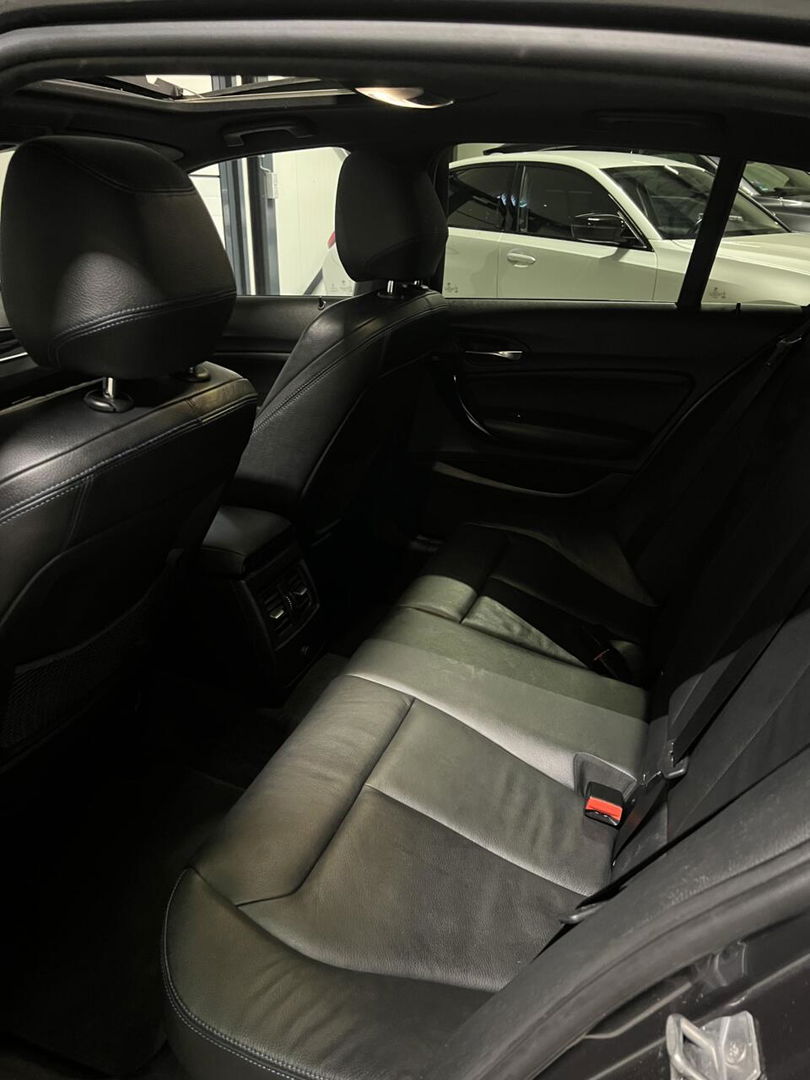 BMW 1 Serie 118i M-Sport Pano Leer H&K Shadow High Executive