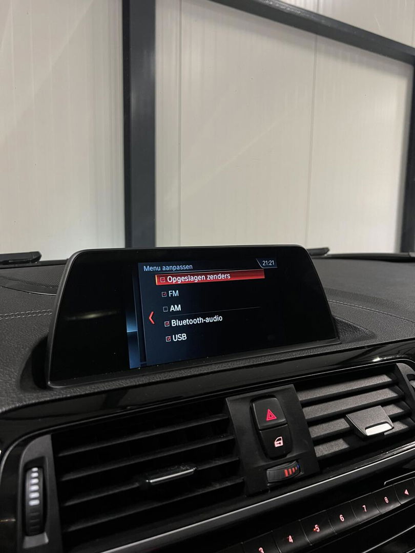 BMW 1 Serie 118i M-Sport Pano Leer H&K Shadow High Executive