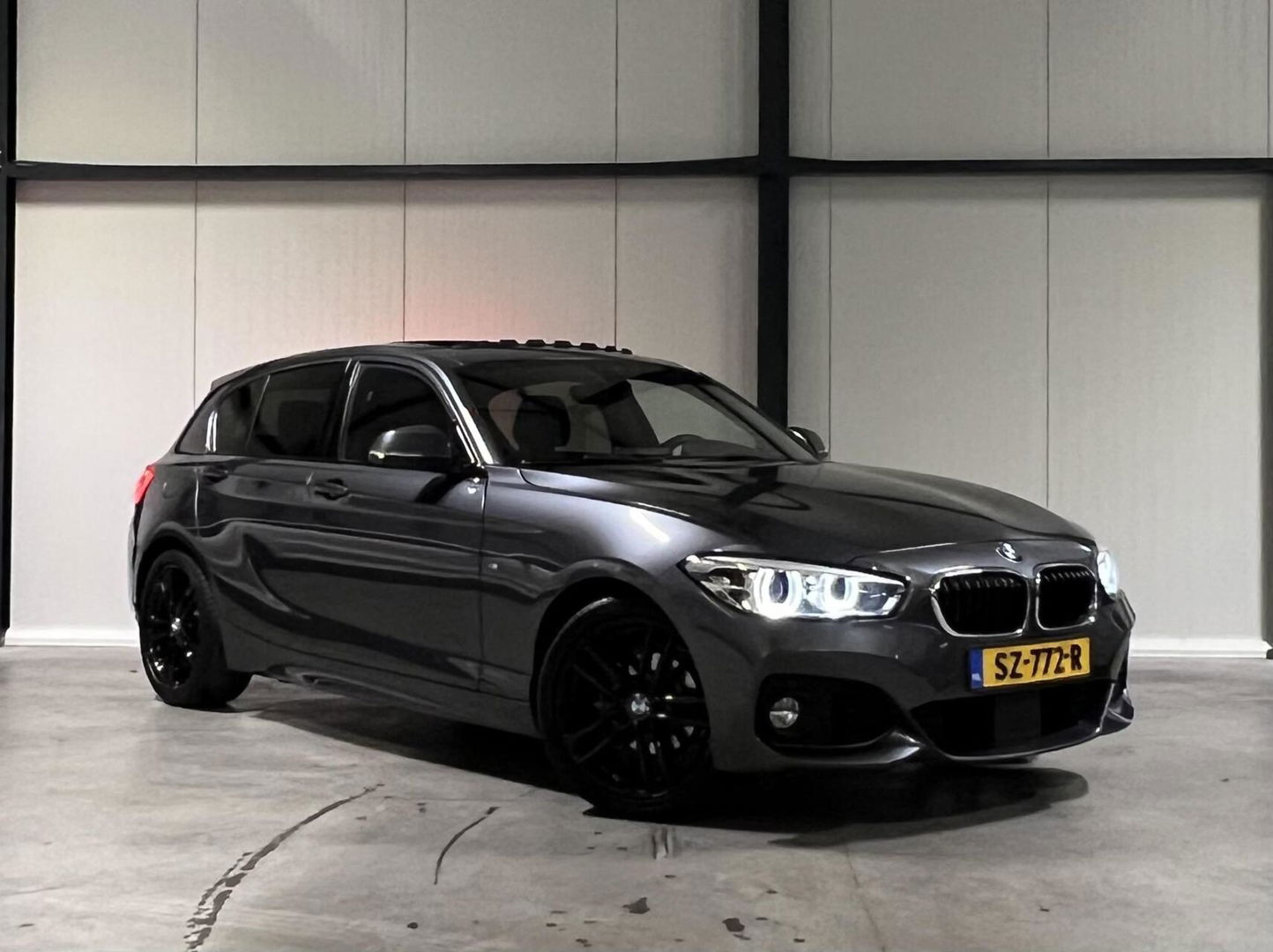 BMW 1 Serie 118i M-Sport Pano Leer H&K Shadow High Executive