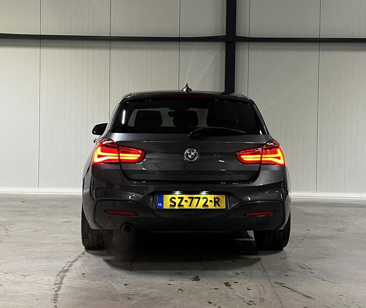 BMW 1 Serie 118i M-Sport Pano Leer H&K Shadow High Executive