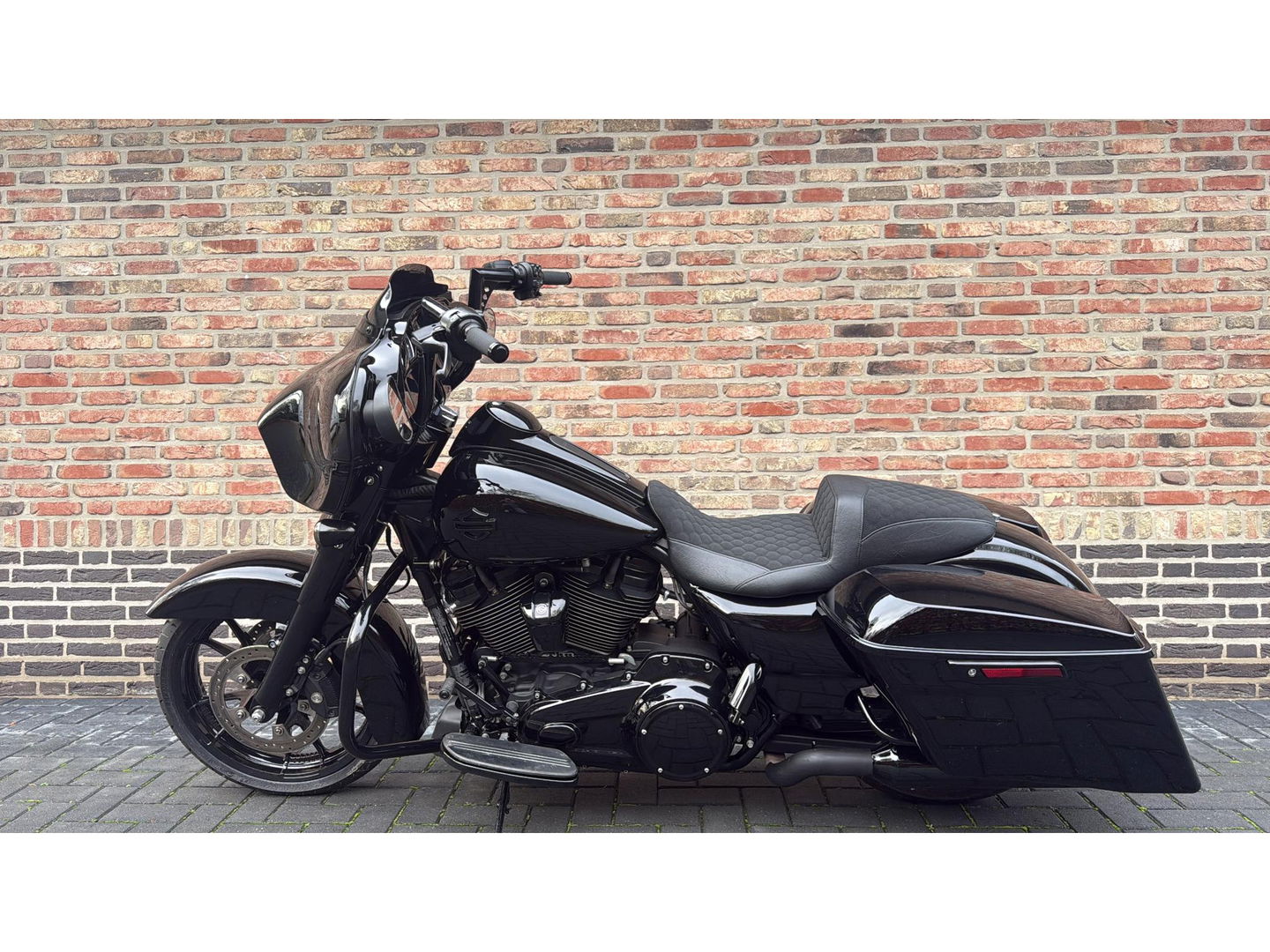 Harley Davidson FLHX Street Glide CVO Blackout Streetglide