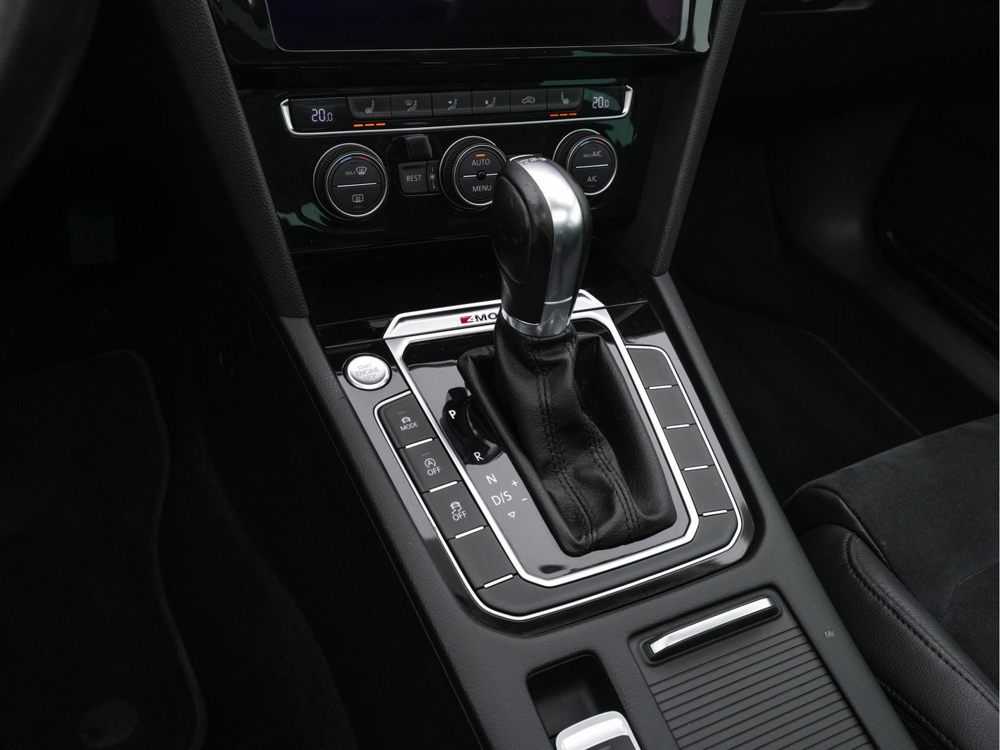 Volkswagen Passat Variant 2.0 BiTDI 4Motion Highline (INCL-BTW) Aut. *PANO | ADAPTIVE-CRUISE | DIGI-COCKPIT | NAVI-FULLMAP | LEATHER-ALCANTARA | FULL-LED | ERGONOMIC-COMFORTSEATS | KEYLESS | ECC | PARKPILOT | TOWBAR | 17''ALU*