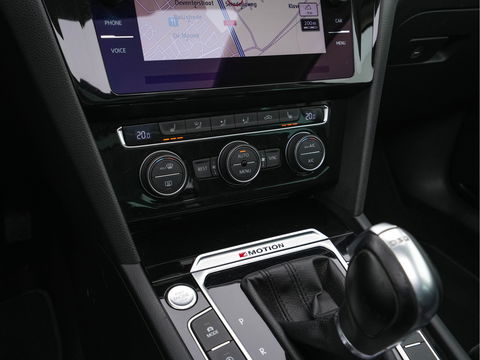 Volkswagen Passat Variant 2.0 BiTDI 4Motion Highline (INCL-BTW) Aut. *PANO | ADAPTIVE-CRUISE | DIGI-COCKPIT | NAVI-FULLMAP | LEATHER-ALCANTARA | FULL-LED | ERGONOMIC-COMFORTSEATS | KEYLESS | ECC | PARKPILOT | TOWBAR | 17''ALU*