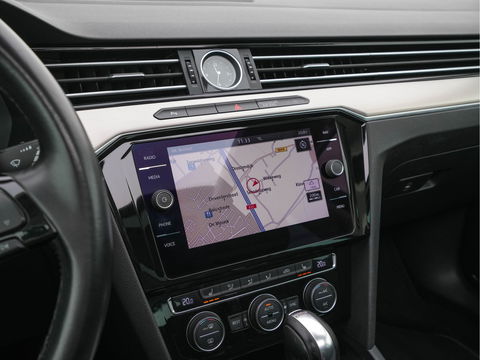 Volkswagen Passat Variant 2.0 BiTDI 4Motion Highline (INCL-BTW) Aut. *PANO | ADAPTIVE-CRUISE | DIGI-COCKPIT | NAVI-FULLMAP | LEATHER-ALCANTARA | FULL-LED | ERGONOMIC-COMFORTSEATS | KEYLESS | ECC | PARKPILOT | TOWBAR | 17''ALU*