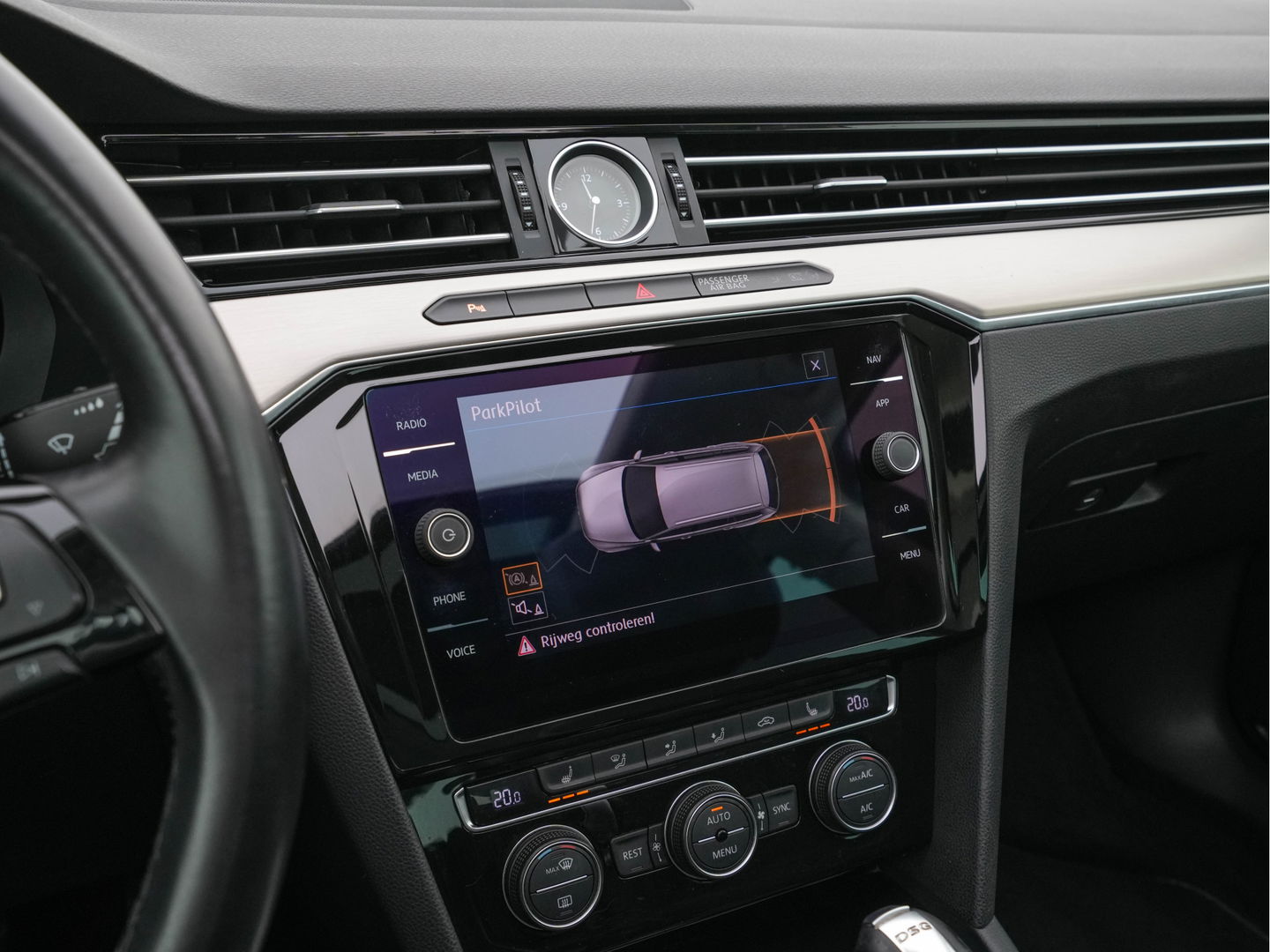 Volkswagen Passat Variant 2.0 BiTDI 4Motion Highline (INCL-BTW) Aut. *PANO | ADAPTIVE-CRUISE | DIGI-COCKPIT | NAVI-FULLMAP | LEATHER-ALCANTARA | FULL-LED | ERGONOMIC-COMFORTSEATS | KEYLESS | ECC | PARKPILOT | TOWBAR | 17''ALU*