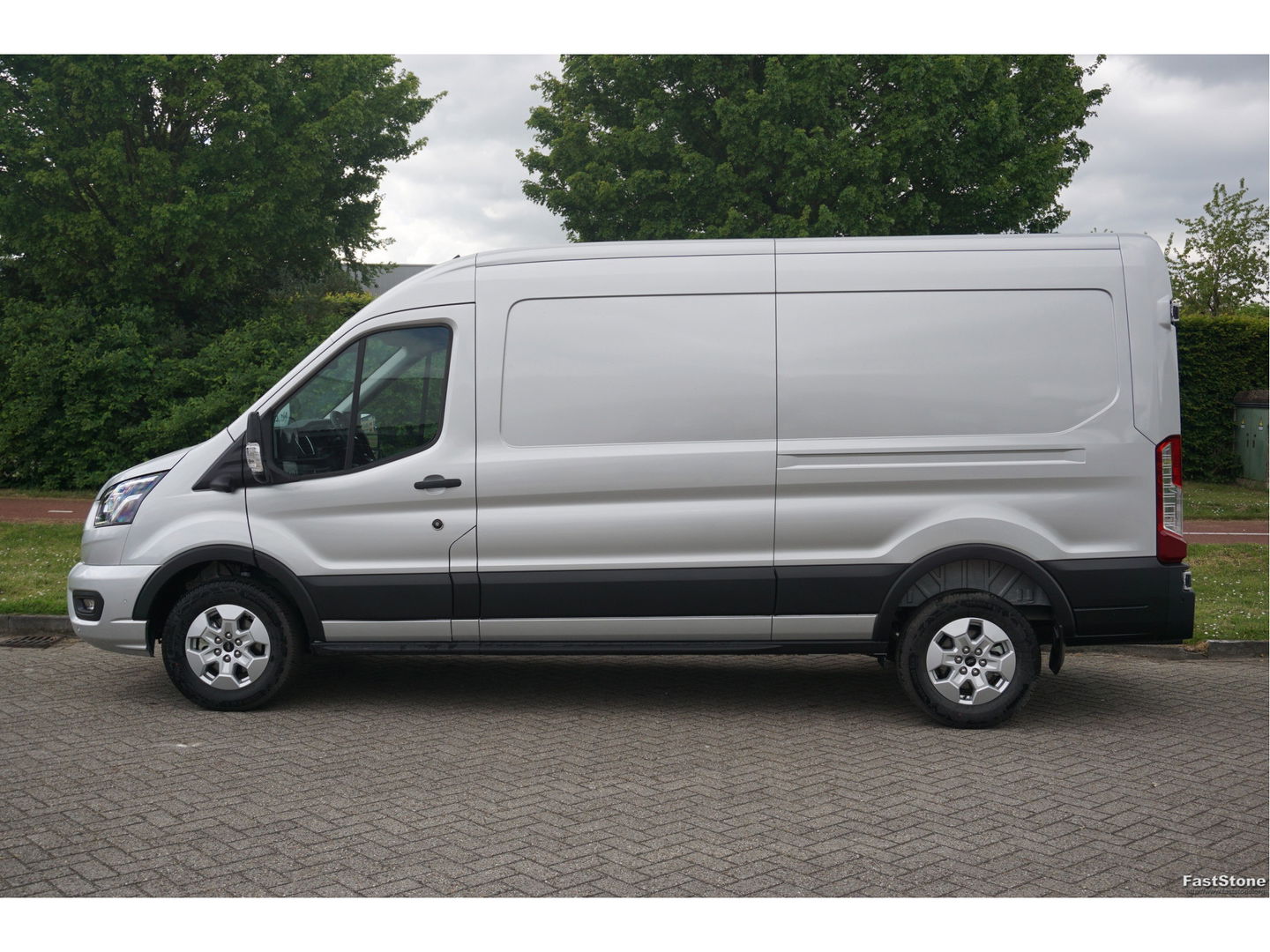 Ford Transit 350L L3H2 Limited AUT-8 130PK BPM VRIJ Navi, Adap. Cruise, 360° Cam, Trekhaak, Xenon!! NR. A253