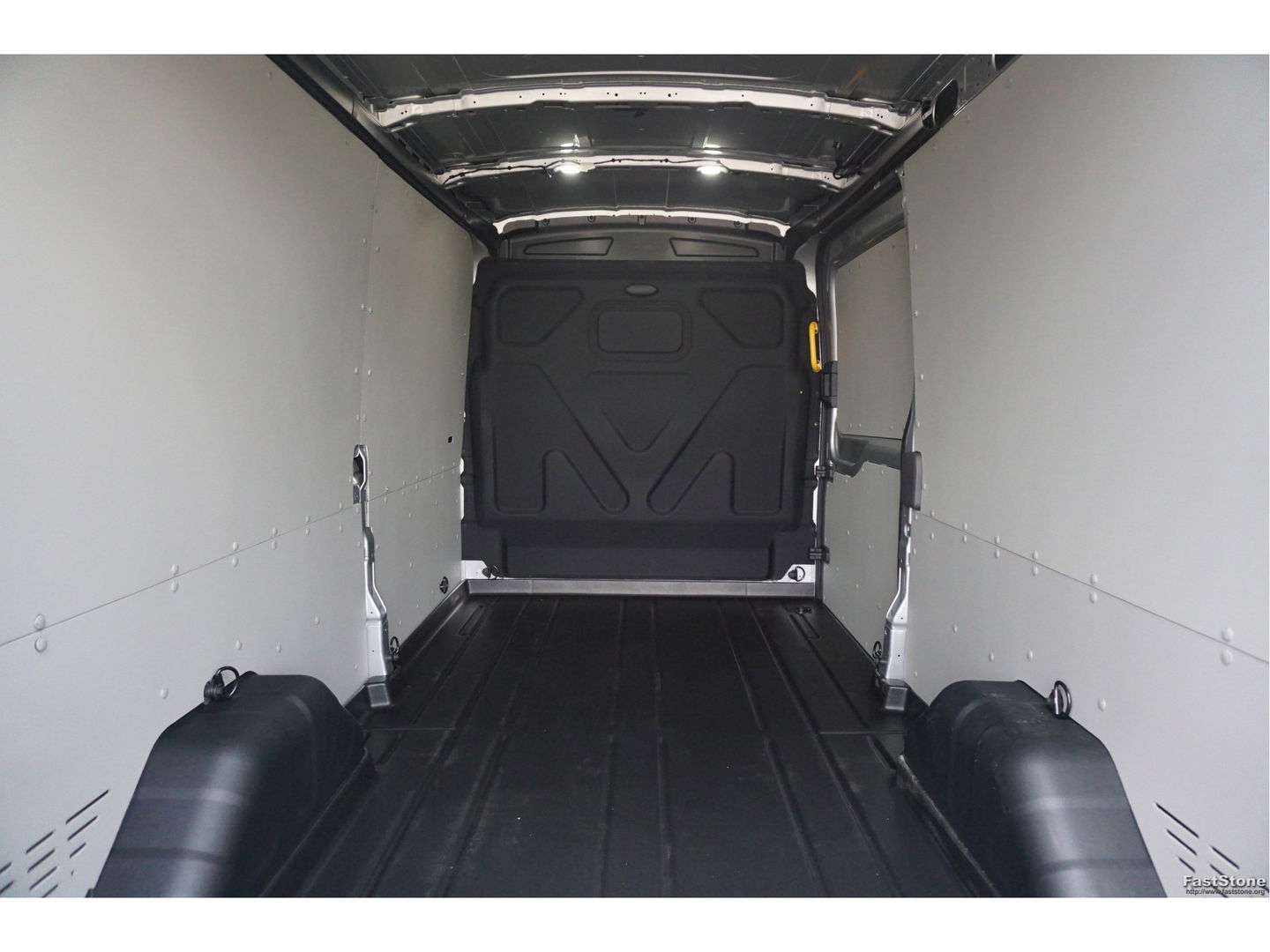 Ford Transit 350L L3H2 Limited AUT-8 130PK BPM VRIJ Navi, Adap. Cruise, 360° Cam, Trekhaak, Xenon!! NR. A253