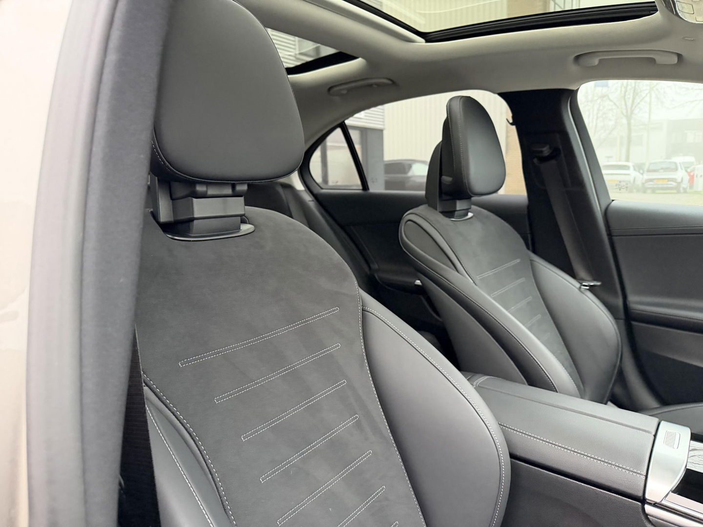 Mercedes-Benz C-Klasse 300 e AMG Business Line Luxe uitvoering l Hybrid