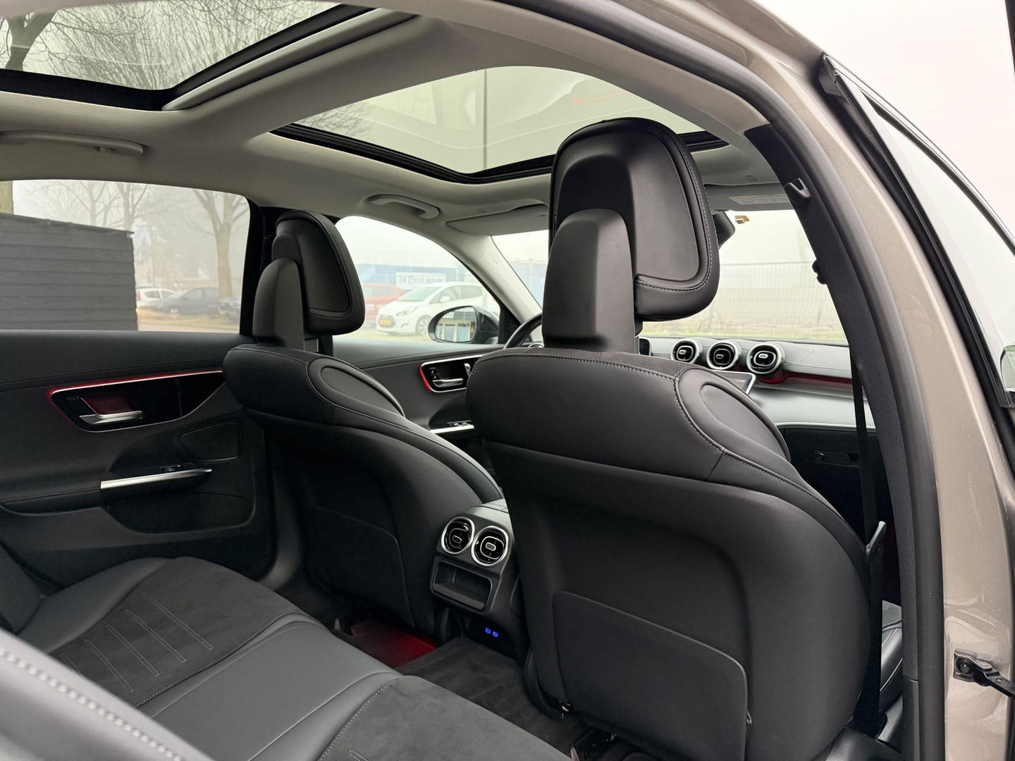 Mercedes-Benz C-Klasse 300 e AMG Business Line Luxe uitvoering l Hybrid