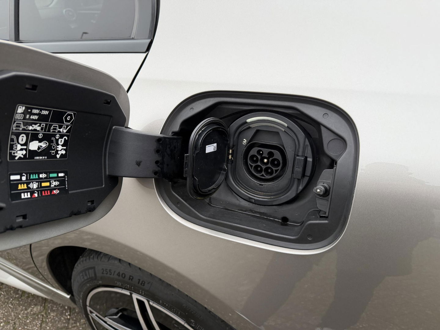 Mercedes-Benz C-Klasse 300 e AMG Business Line Luxe uitvoering l Hybrid