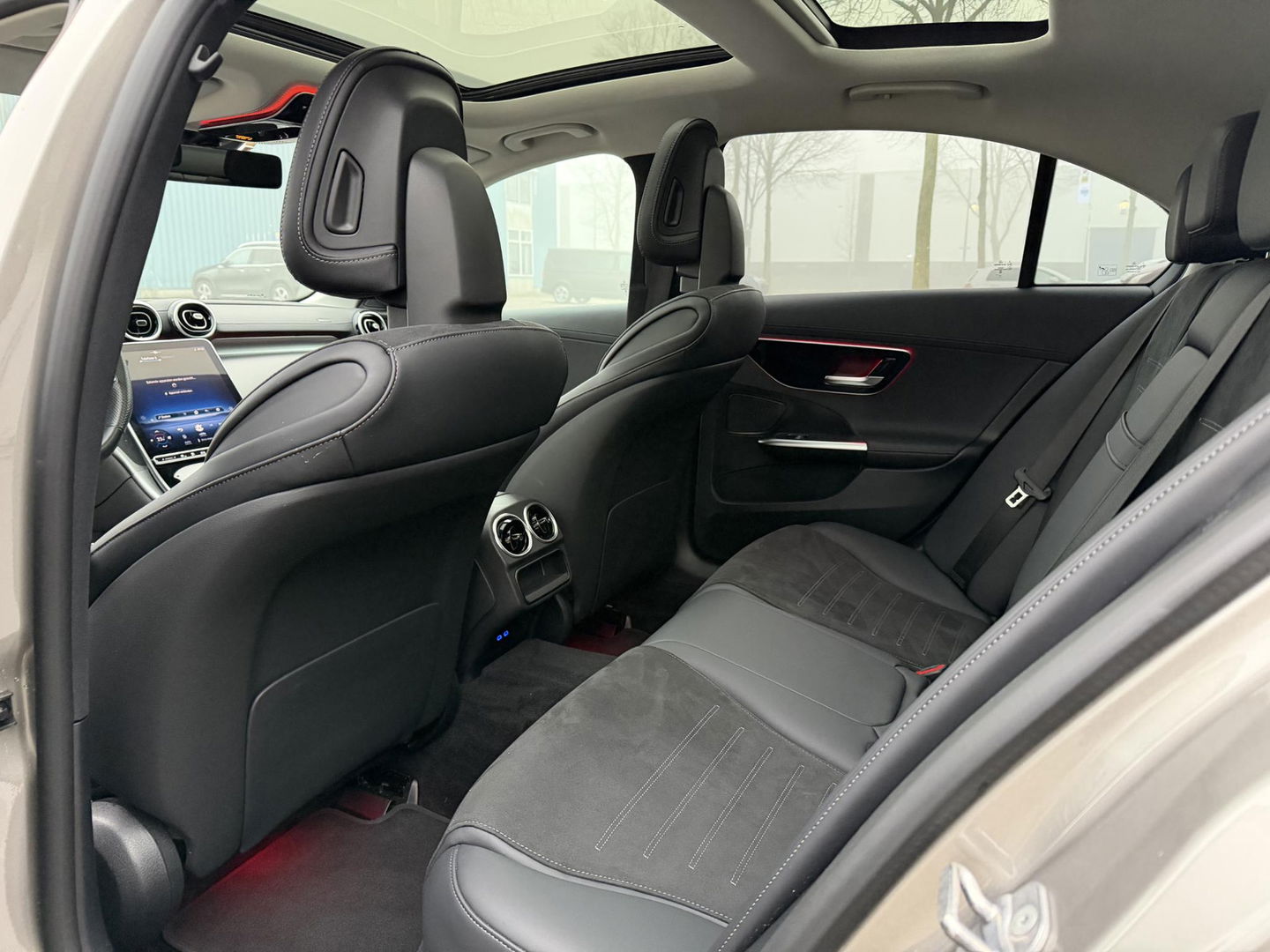 Mercedes-Benz C-Klasse 300 e AMG Business Line Luxe uitvoering l Hybrid