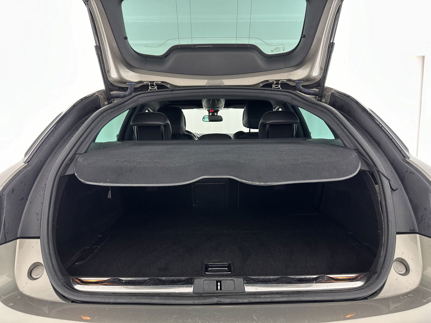 Citroën DS5 2.0 Hybrid4 Business Executive AWD Aut. *PANO | XENON | LEATHER | MEMORY-PACK | NAVI-FULLMAP | KEYLESS | CAMERA | HEAD-UP | MASSAGE | CRUISE | SPORT-SEATS | TOWBAR | 17"ALU*