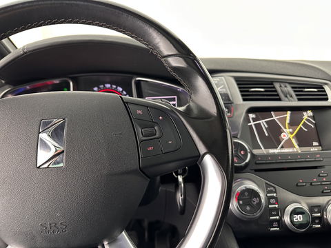 Citroën DS5 2.0 Hybrid4 Business Executive AWD Aut. *PANO | XENON | LEATHER | MEMORY-PACK | NAVI-FULLMAP | KEYLESS | CAMERA | HEAD-UP | MASSAGE | CRUISE | SPORT-SEATS | TOWBAR | 17"ALU*