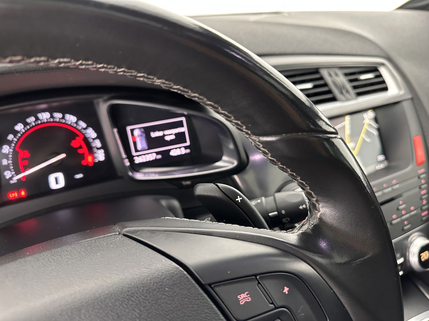 Citroën DS5 2.0 Hybrid4 Business Executive AWD Aut. *PANO | XENON | LEATHER | MEMORY-PACK | NAVI-FULLMAP | KEYLESS | CAMERA | HEAD-UP | MASSAGE | CRUISE | SPORT-SEATS | TOWBAR | 17"ALU*