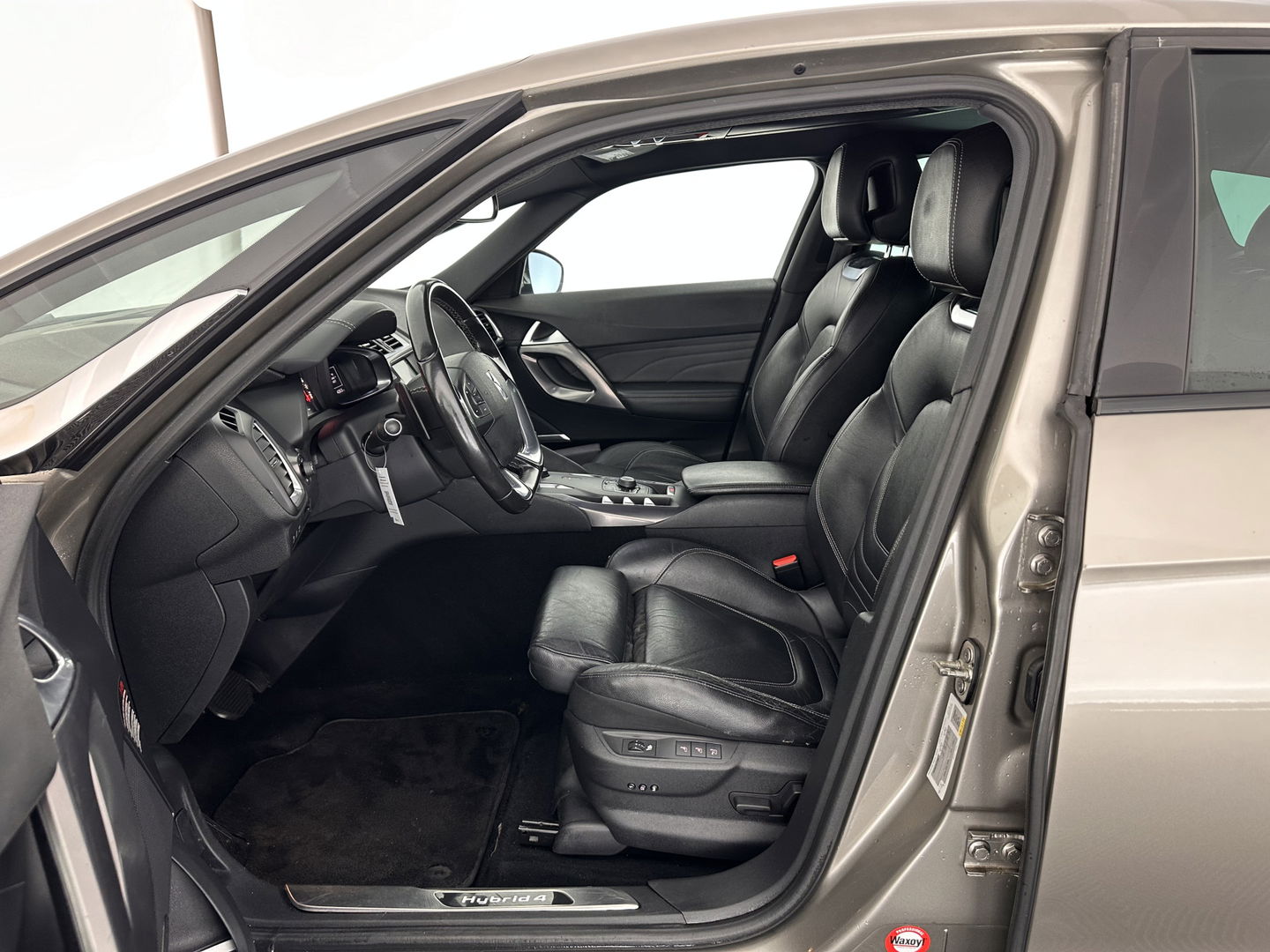 Citroën DS5 2.0 Hybrid4 Business Executive AWD Aut. *PANO | XENON | LEATHER | MEMORY-PACK | NAVI-FULLMAP | KEYLESS | CAMERA | HEAD-UP | MASSAGE | CRUISE | SPORT-SEATS | TOWBAR | 17"ALU*