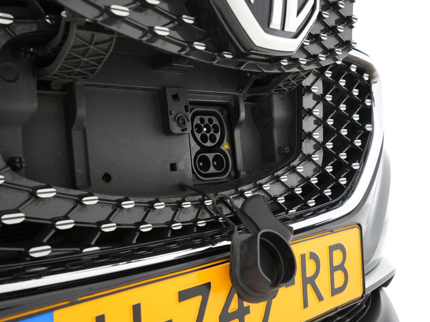 MG ZS EV Luxury 45 kWh { SOH-90%} (INCL-BTW) *PANO | LEATHER | CCS-FASTLOADER | KEYLESS | NAVI-FULLMAP | ADAPTIVE-CRUISE | CAMERA | CARPLAY | DAB | LANE-ASSIST | SPORT-SEATS | 17"ALU*