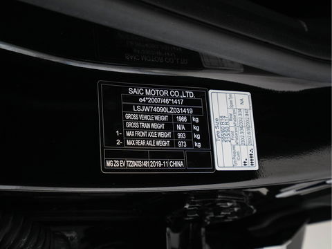 MG ZS EV Luxury 45 kWh { SOH-90%} (INCL-BTW) *PANO | LEATHER | CCS-FASTLOADER | KEYLESS | NAVI-FULLMAP | ADAPTIVE-CRUISE | CAMERA | CARPLAY | DAB | LANE-ASSIST | SPORT-SEATS | 17"ALU*