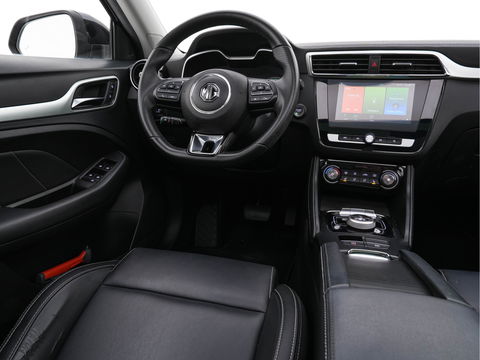 MG ZS EV Luxury 45 kWh { SOH-90%} (INCL-BTW) *PANO | LEATHER | CCS-FASTLOADER | KEYLESS | NAVI-FULLMAP | ADAPTIVE-CRUISE | CAMERA | CARPLAY | DAB | LANE-ASSIST | SPORT-SEATS | 17"ALU*