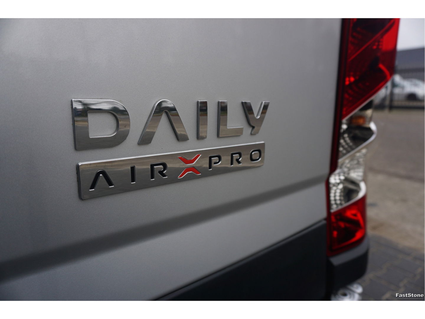 Iveco Daily 35S21 3.0 Hi-Matic L2H2 352L AUT BPM VRIJ!! Navi, Camera, Luchtvering, 3.5T Trekhaak, LED, LM!! NR.