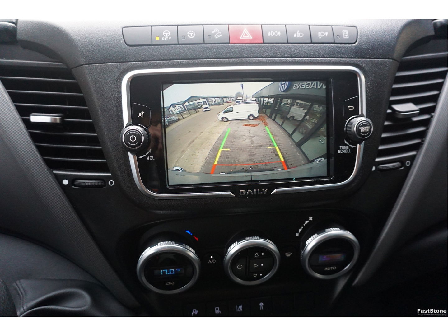 Iveco Daily 35S21 3.0 Hi-Matic L2H2 352L AUT BPM VRIJ!! Navi, Camera, Luchtvering, 3.5T Trekhaak, LED, LM!! NR.