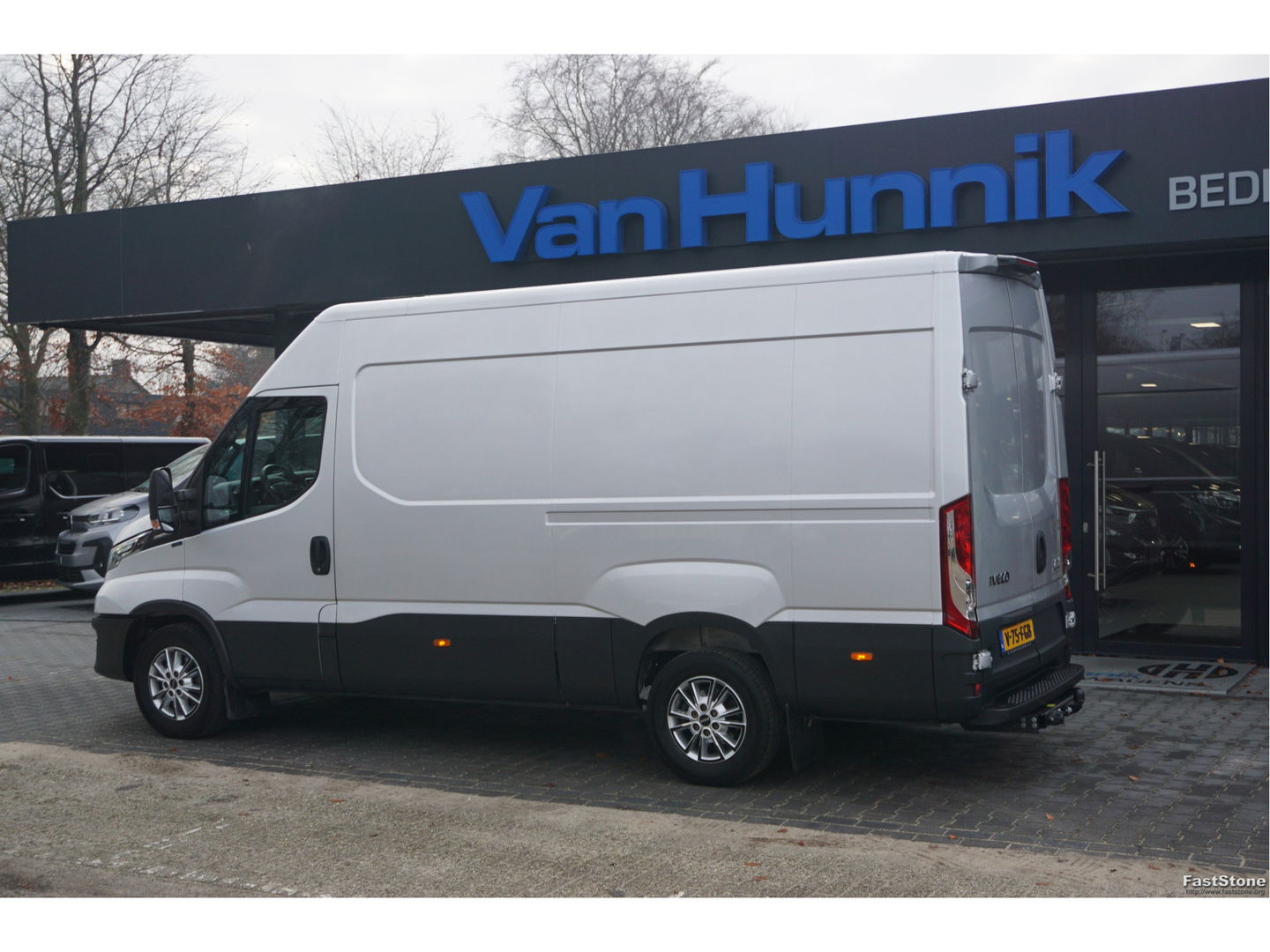 Iveco Daily 35S21 3.0 Hi-Matic L2H2 352L AUT BPM VRIJ!! Navi, Camera, Luchtvering, 3.5T Trekhaak, LED, LM!! NR.