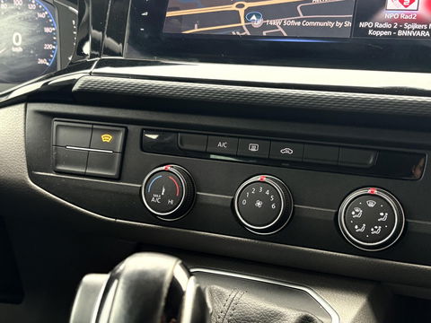 Volkswagen Transporter 2.0 TDI L2H1 30 DC Bulli 199PK | LEDER | LED | ADAPTIVE CRUISE