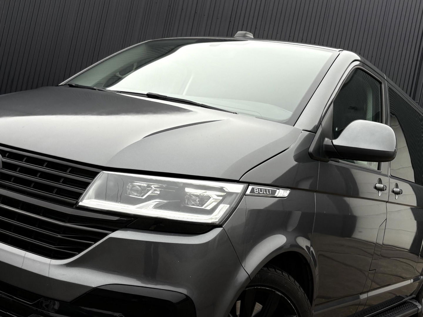 Volkswagen Transporter 2.0 TDI L2H1 30 DC Bulli 199PK | LEDER | LED | ADAPTIVE CRUISE