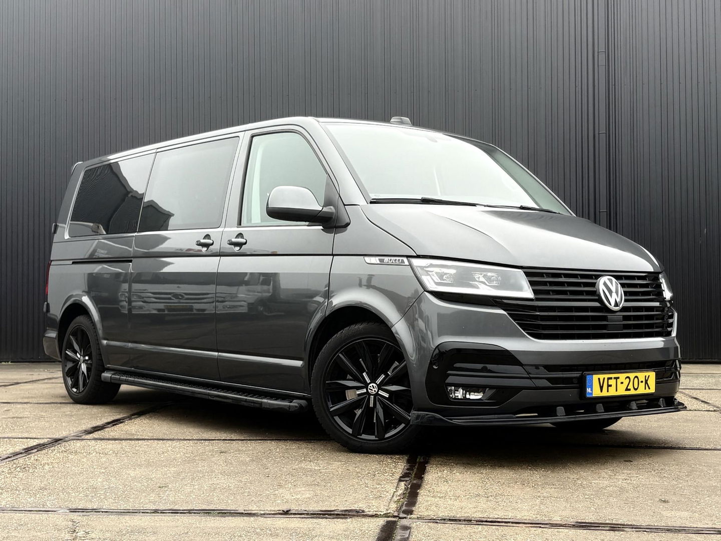 Volkswagen Transporter 2.0 TDI L2H1 30 DC Bulli 199PK | LEDER | LED | ADAPTIVE CRUISE